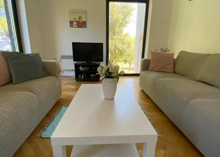 Mirna Дом отдыха *