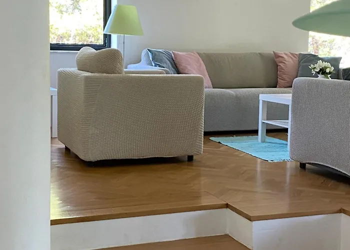 Mirna Дом отдыха